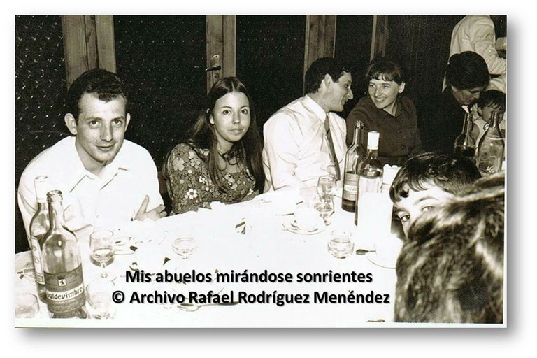 Abuelos en la mesa.jpg