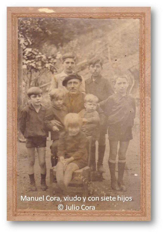 Manuel con 7 hijos.jpg