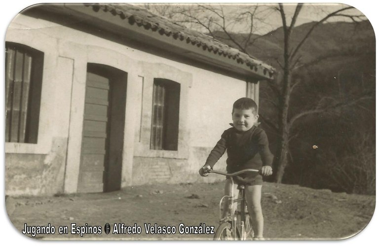 En bici.jpg En bici.jpg