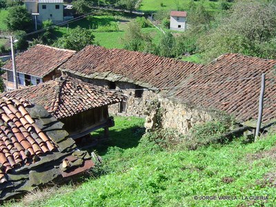  La Hueria tejados 1-1.JPG 